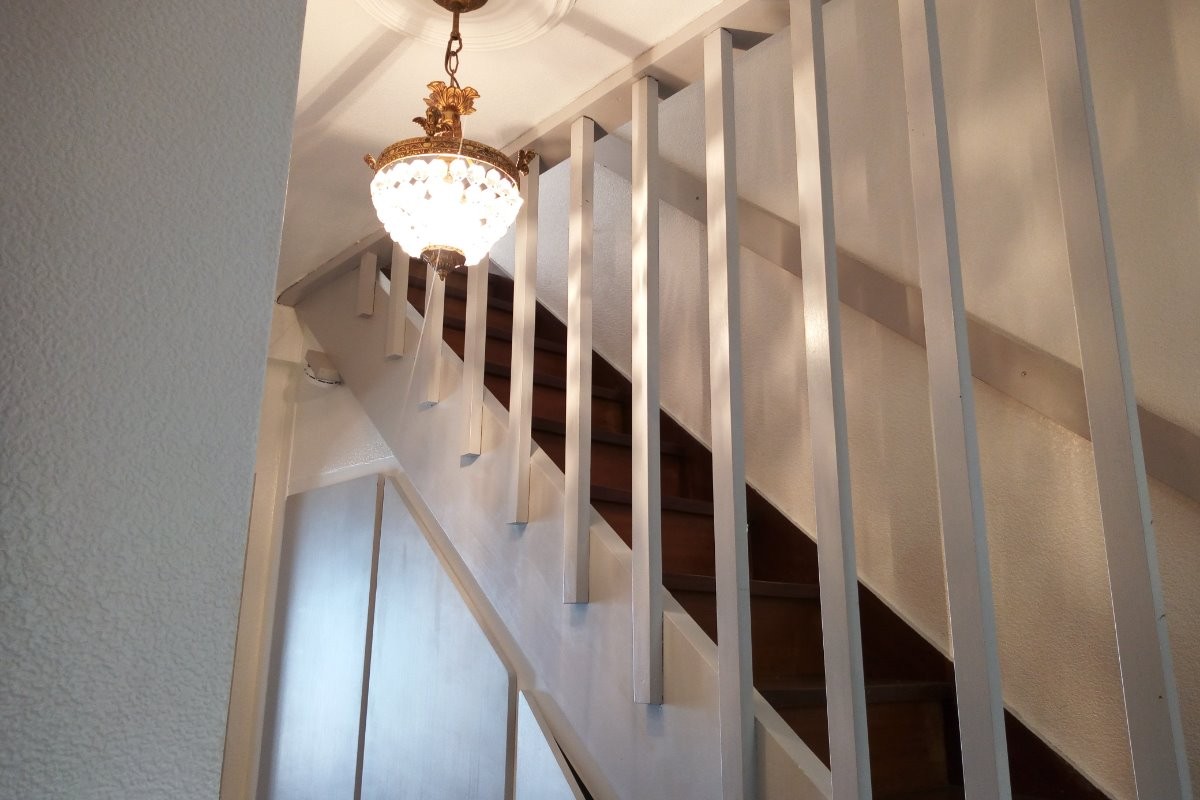 L'escalier qui conduit aux chambres