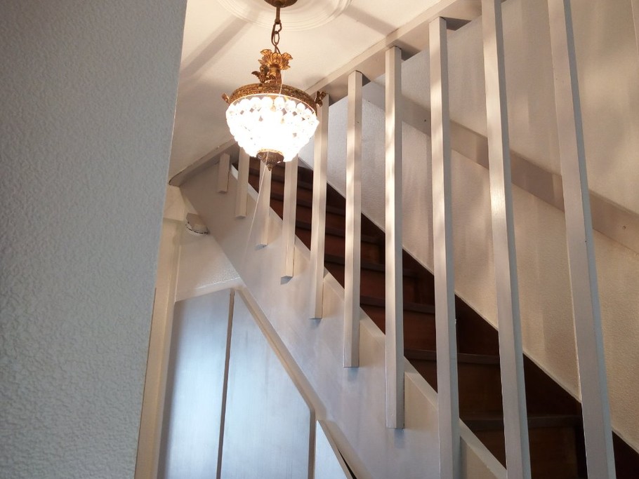 L'escalier qui conduit aux chambres