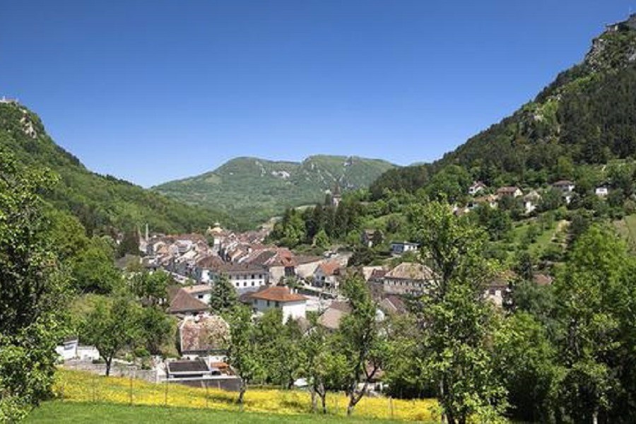Gîte le balcon de Poupet - jura - salins les bains