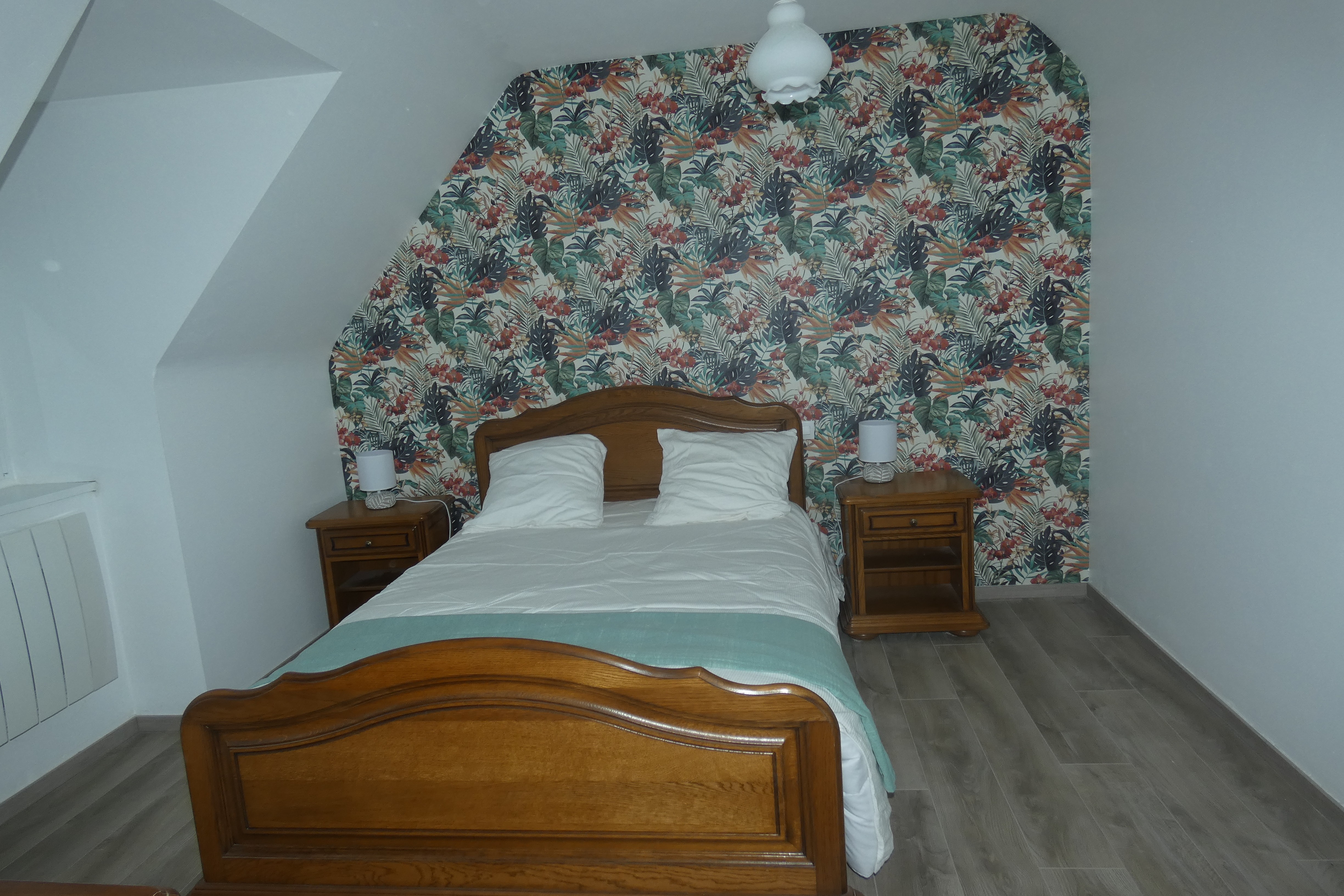 Bedroom upstairs bed 140