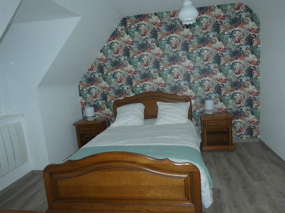 Bedroom upstairs bed 140