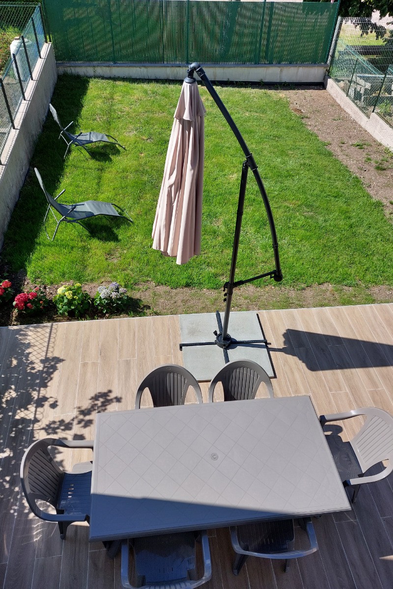 Terrasse avec jardin privée - Maison entre les lacs