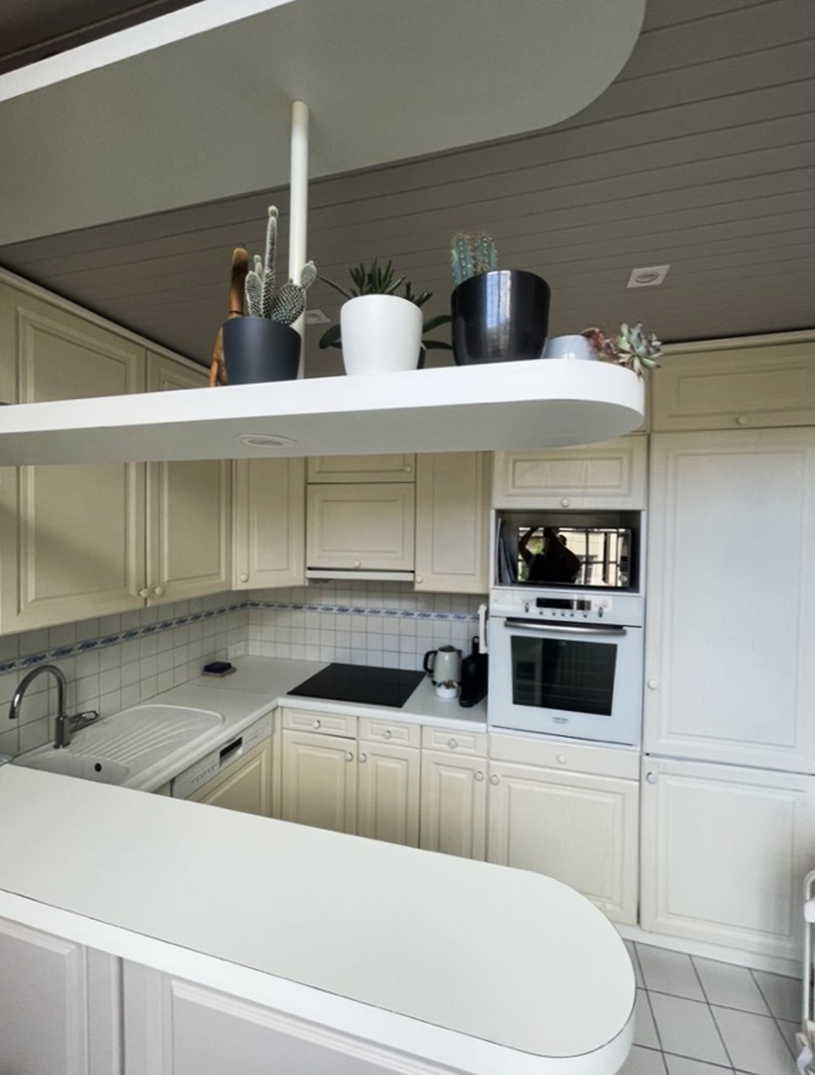Fully-equipped kitchen (dishwasher, espresso machine, fridge-freezer, etc.)
