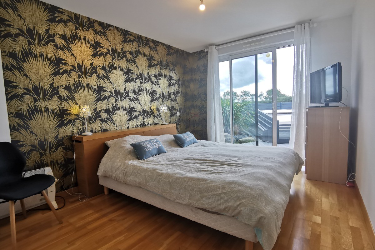 Chambre 1 - Lit 160 avec TV et Salle d'eau privative