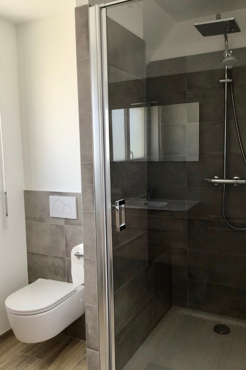 Niveau 2 : Salle d'eau avec WC