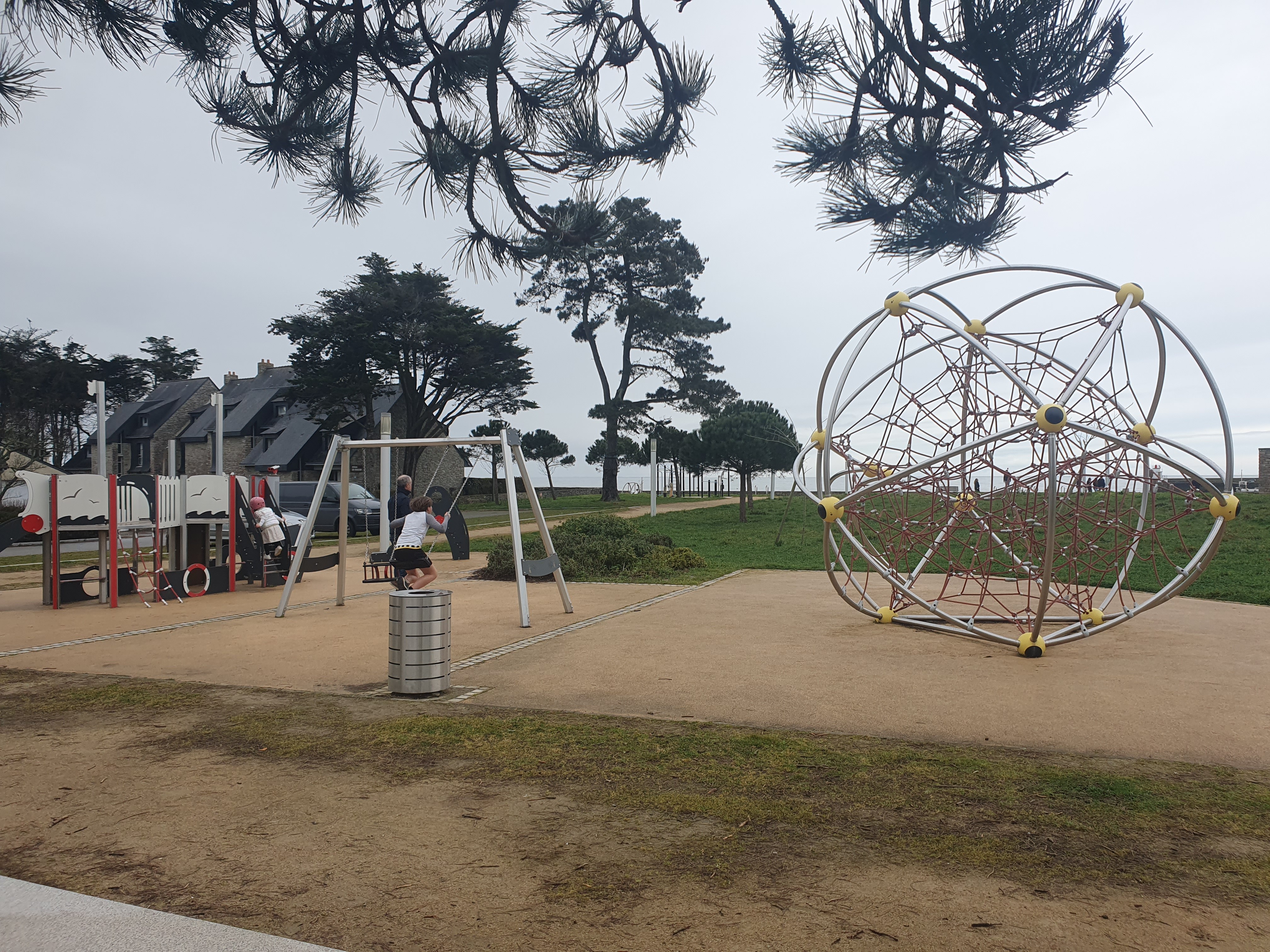 aire de jeux à 400 m