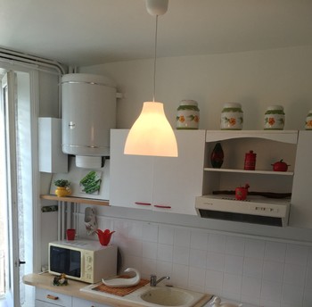 Cuisine d'écrin vert amande : 2 Sortes de four et de cafetière, pratique