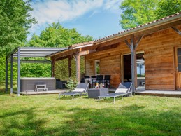 Chalet Cèdre : pour vous ressourcer durant un court séjour ou pour vos vacances au coeur du Gers