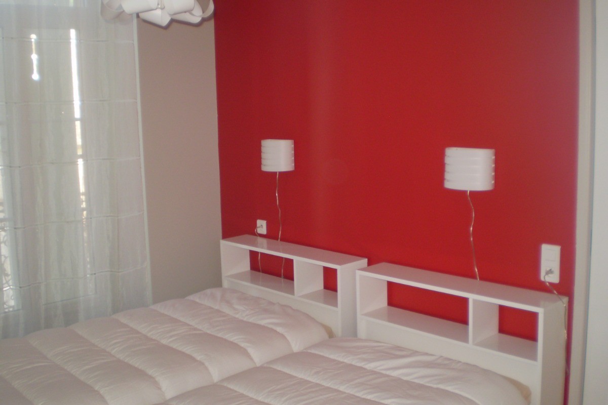 2eme Chambre  ( mitoyenne )2eme étage