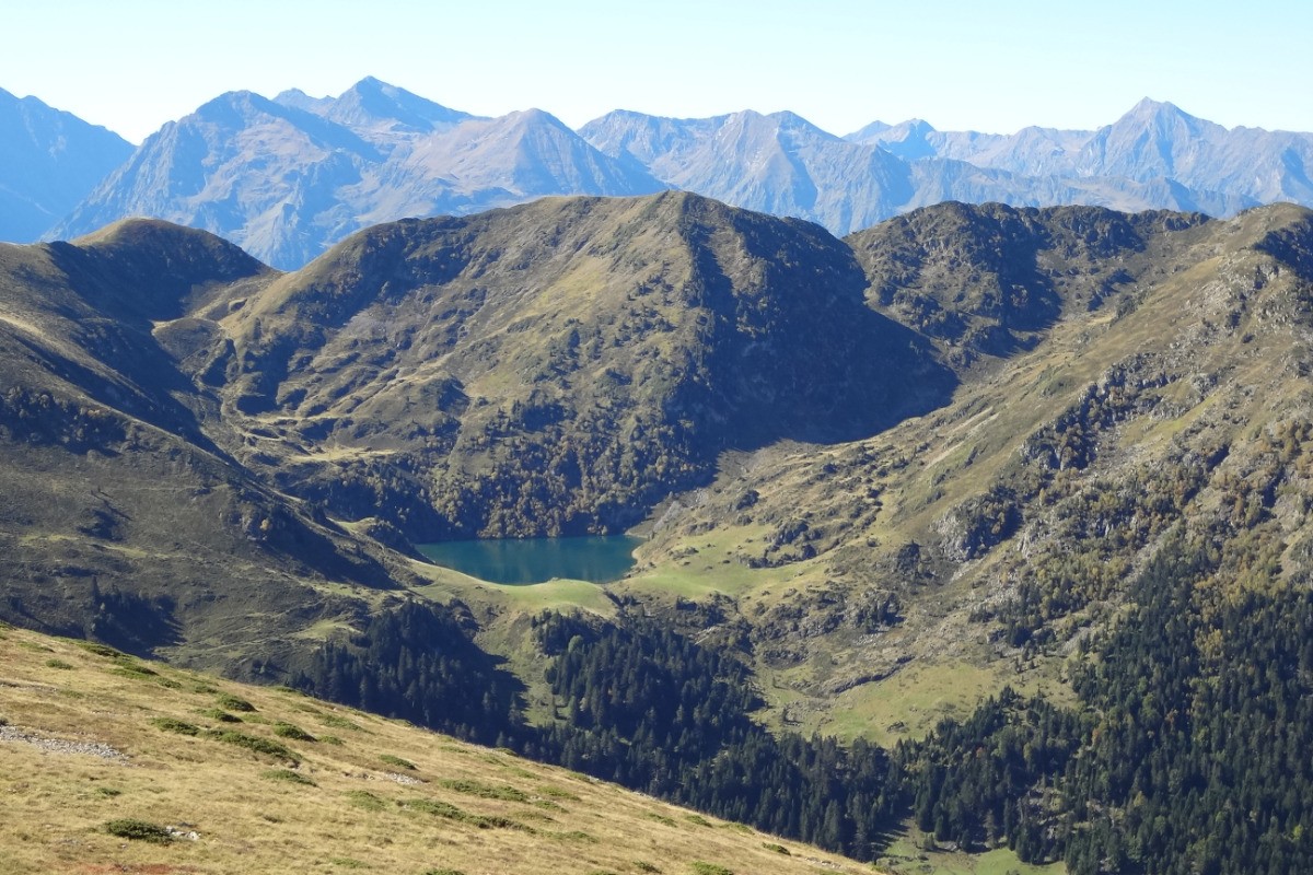 Lac de Bareilles promenade familiale en partant du col de bales. tour de france.