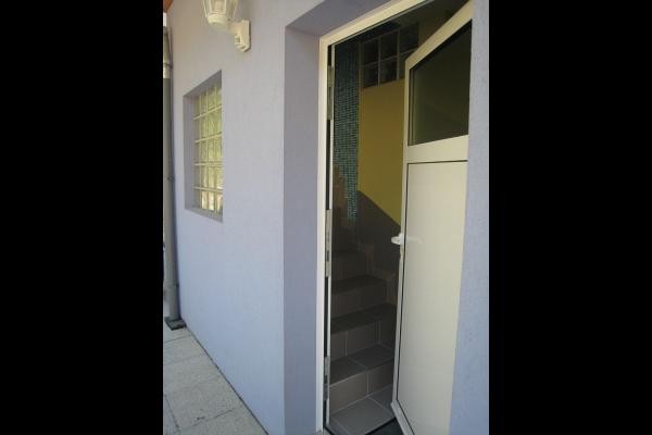 entrée indépendante