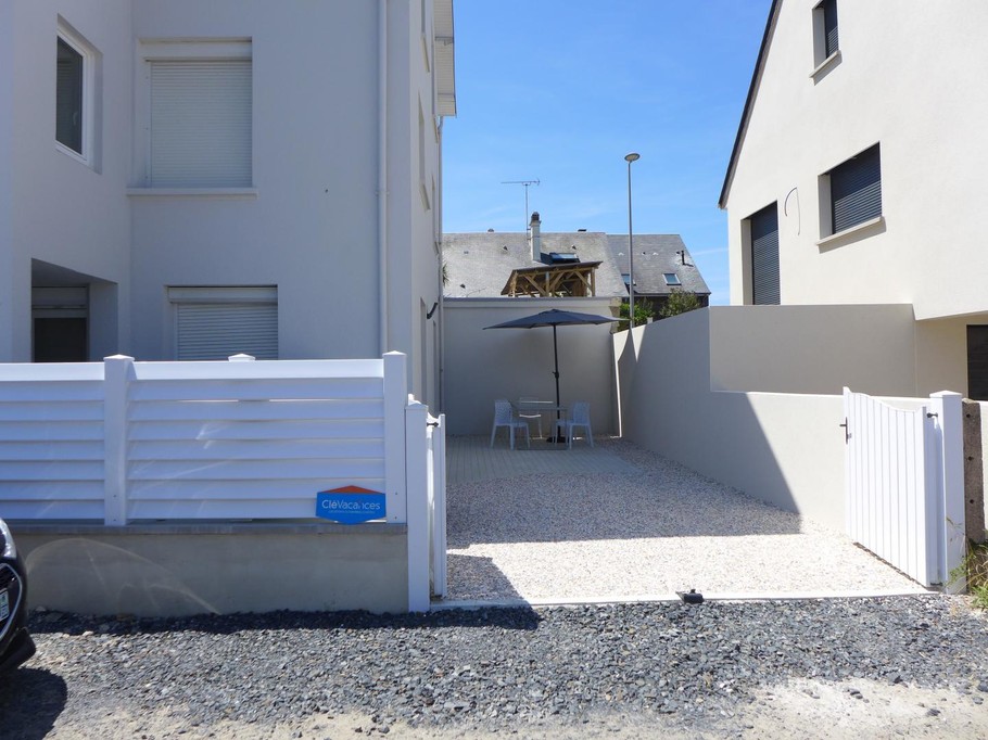entrée - parking privé - terrasse