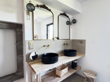 La Grange du Parador Vert, Le Verdier, Saint Victor la Rivière, Salle d'eau