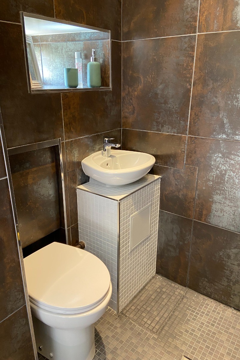 Douche à l'italienne avec WC