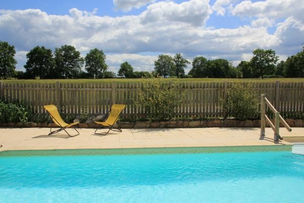 Gîte de grande capacité avec piscine à la campagne - Piscine