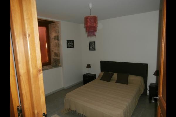 chambre rez de chaussée  gîte de Trézagou St Céré LOT 46400