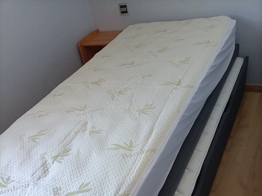 Changement : literie neuve octobre 2025 : lit gigogne pouvant se mettre au même niveau.