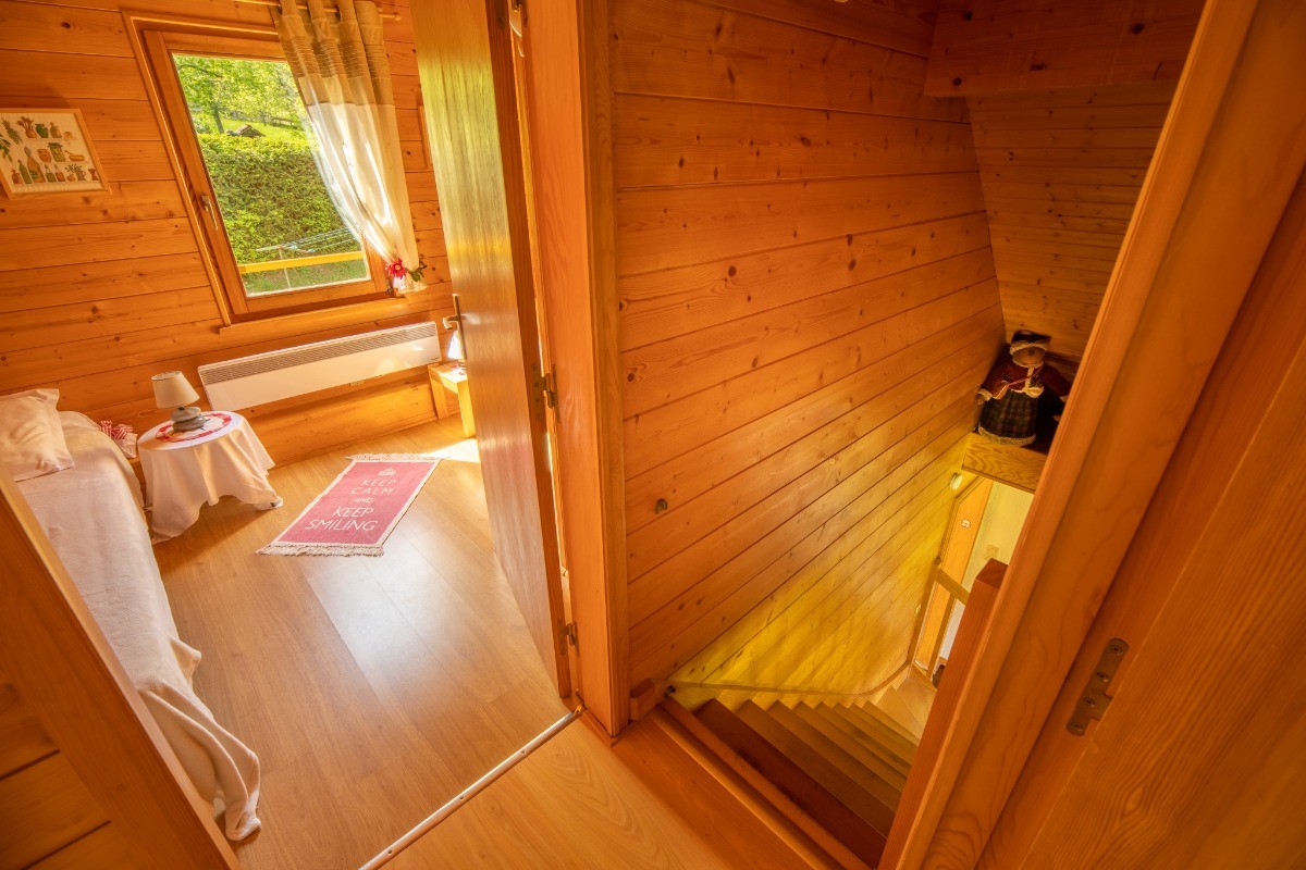 L'accès aux 2 chambres séparées,