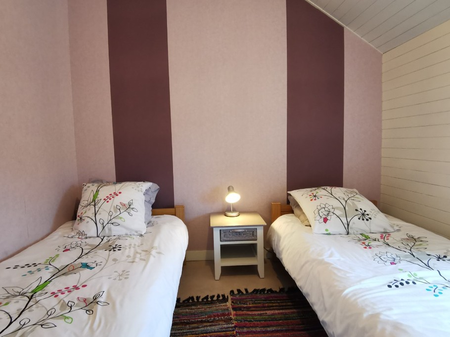 Deuxième chambre avec 2 lits de 90