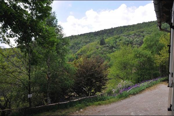 Vue sur les massifs environnants depuis les chambres.