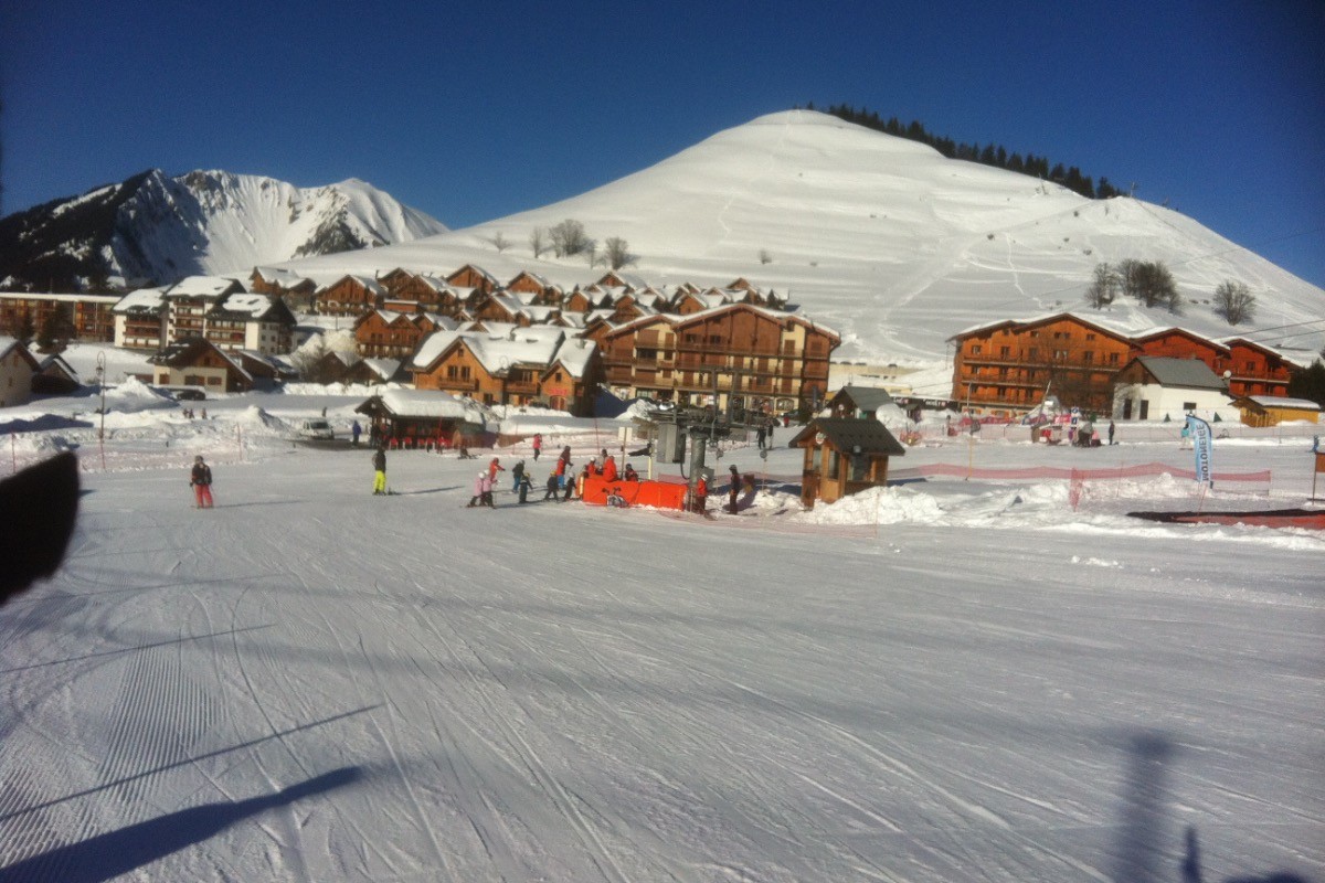 Chalet vue des pistes de ski
The chalet view from the ski slopes