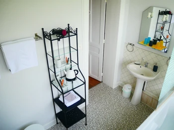 Salle de bain de la chambre La Sycomore