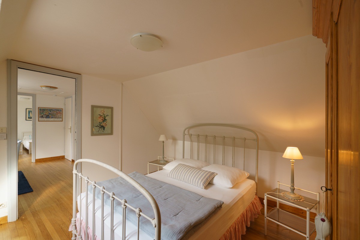 Etage: Chambre 1 avec lit 140