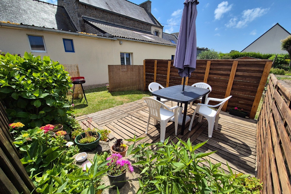 Jardin clos à l'arriere de la location