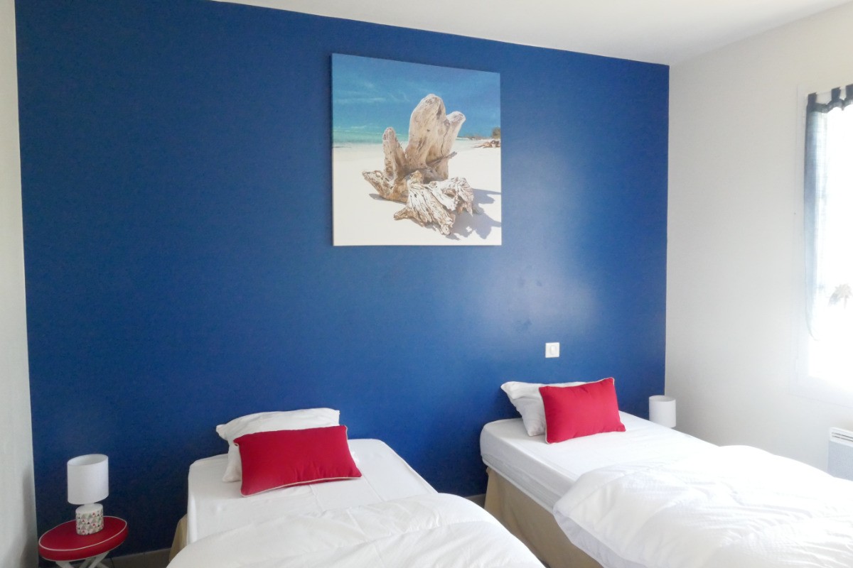 Chambre 2 avec deux lits en 90