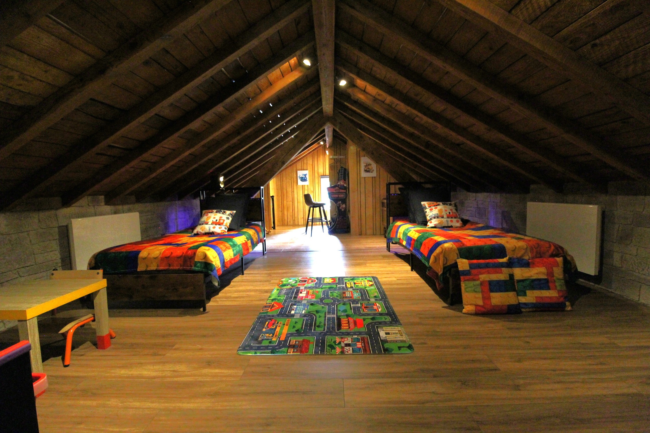 Chambre "Salle de Jeux" communicante - Gîte de la gare d'Anould