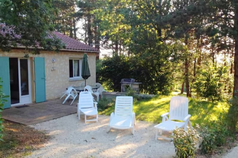 Terrasse Village de Gîtes Les Collines d'Eyvigues 24580 Salignac Eyvigues Clévacances