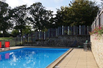 Au Clos de Bellevue piscine commune