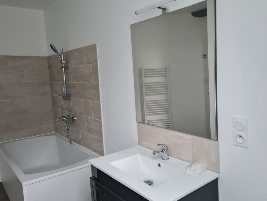 Salle de bain au 1er étage