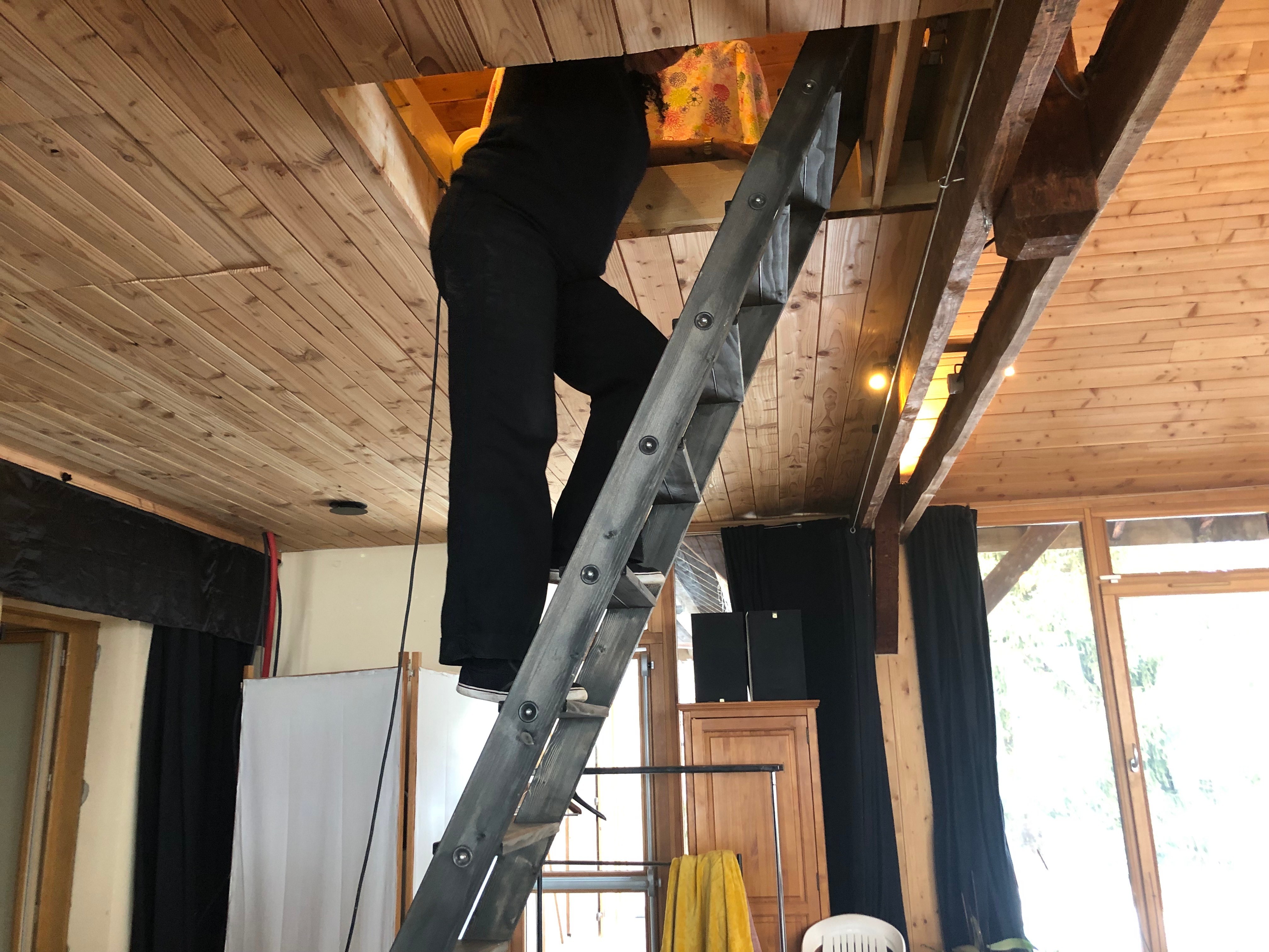 Mezzanine access