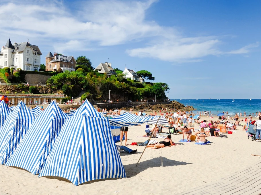 La Grande Plage de l'Ecluse à Dinard.