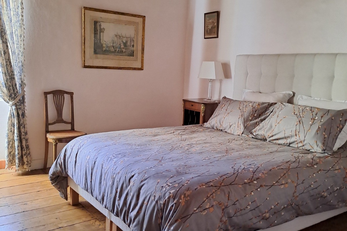 Chambre N°1 - lit 160 cm
