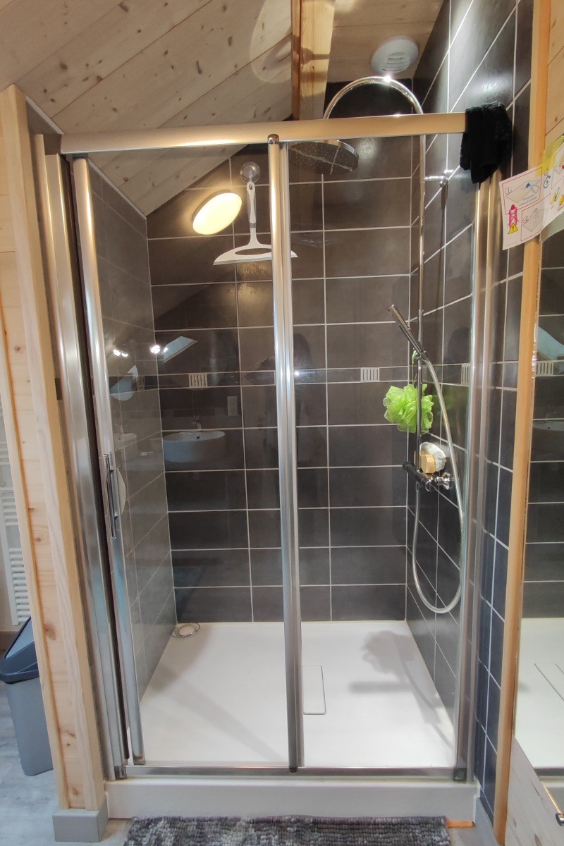 Cabine de douche - "Au Chant de la Roche"