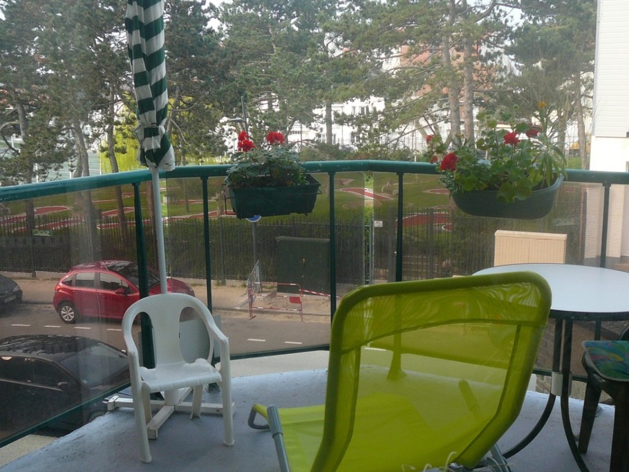 Vue balcon sur mini golf arboré