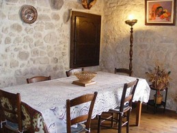 La salle à manger - Saint-Laurent-de-Belzagot