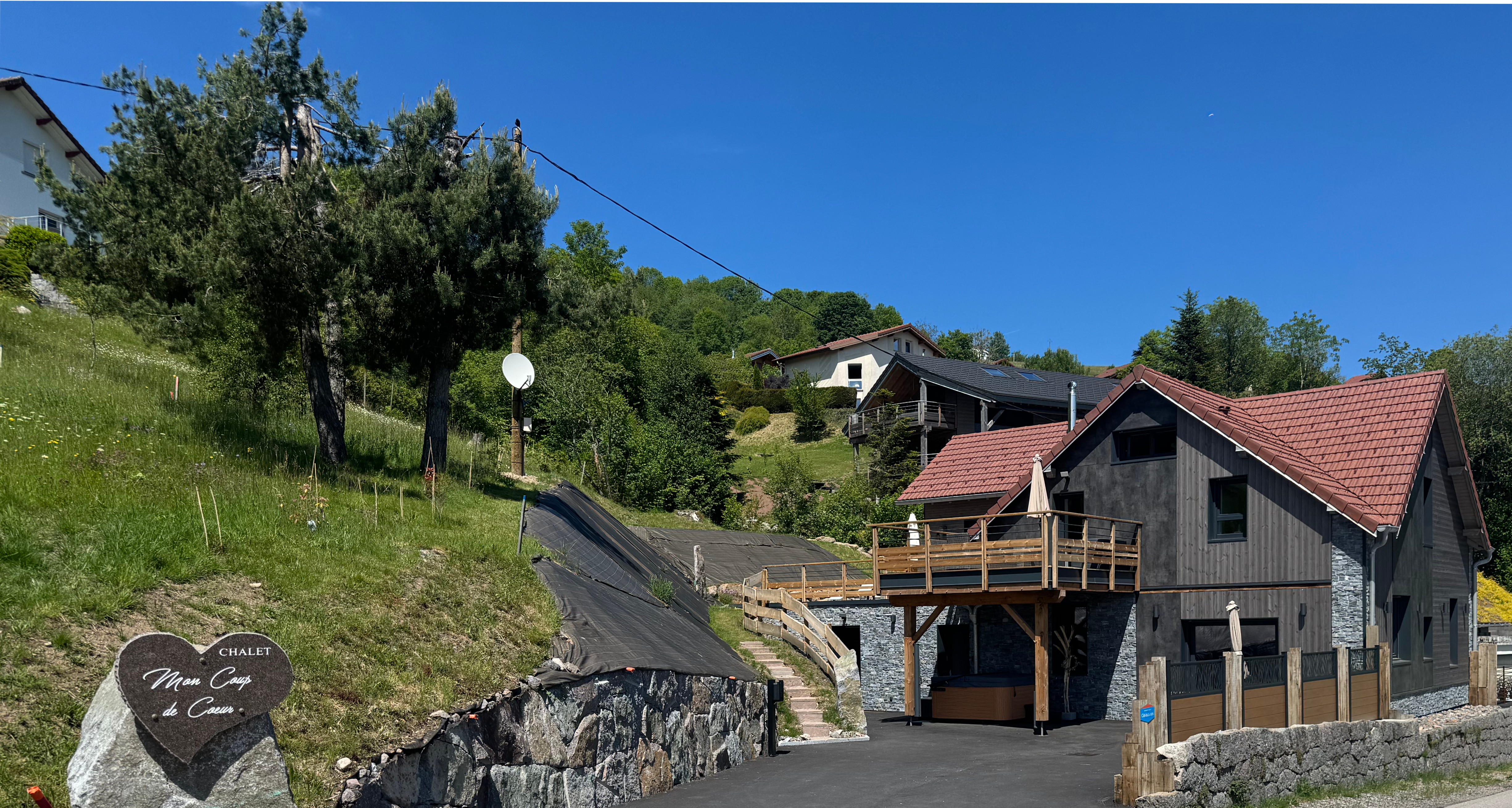 Car park & Entrance to the Chalet  'My Favourite ❤️' 