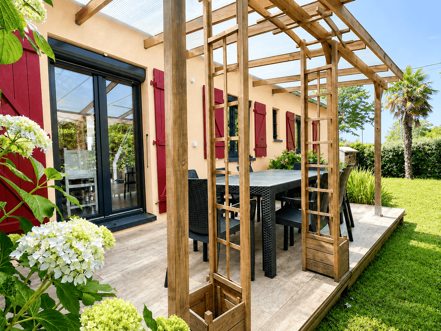 Covered terrace / Pergola