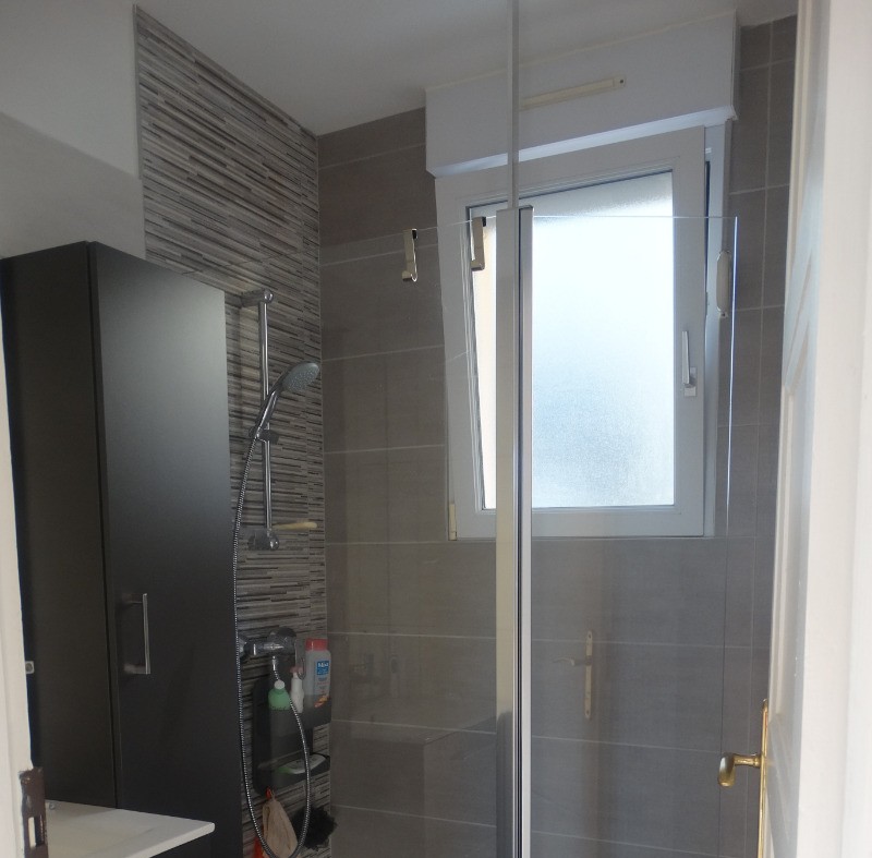 sdb avec douche à l'italienne