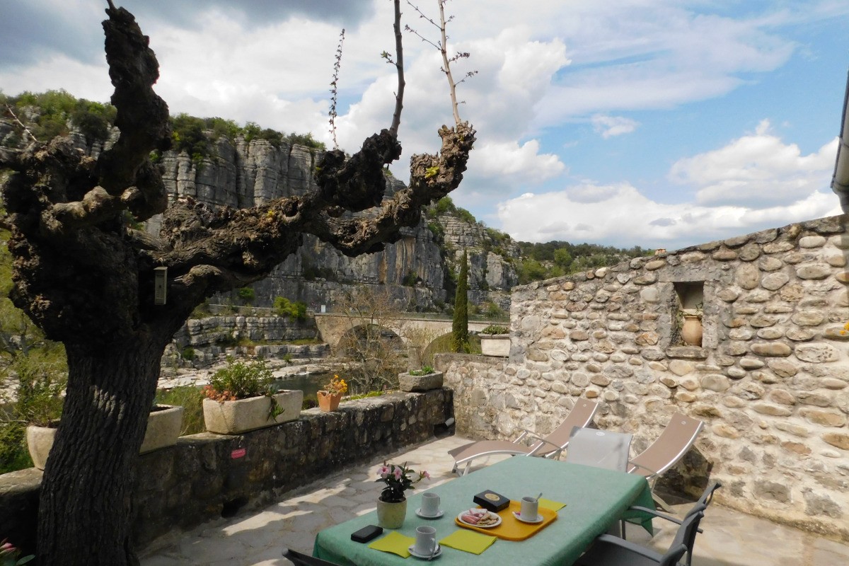terrasse , le pont, l'Ardèche