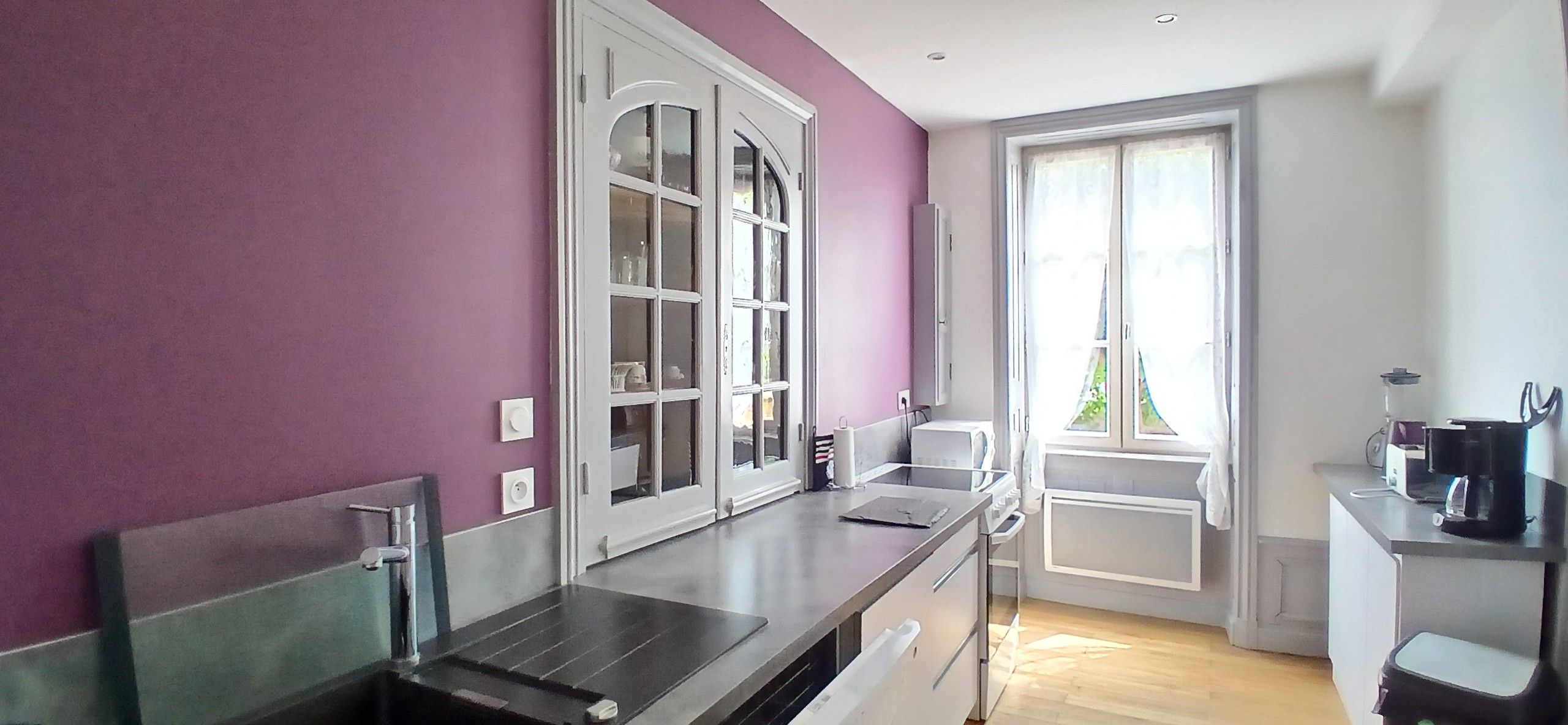 Esprit de Famille holiday cottage in Briennon: The kitchen