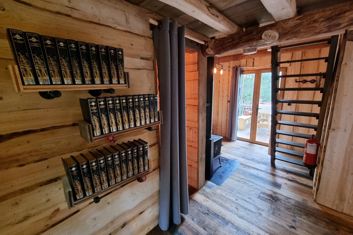 Cabane Perchée, Jules Verne - Les Cabanes du Lac de Pierre Percée