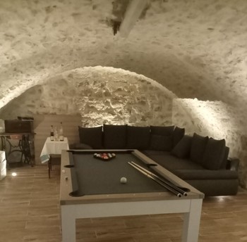 La Dame Blanche - Chambre Cordon de Royat - Billard commun