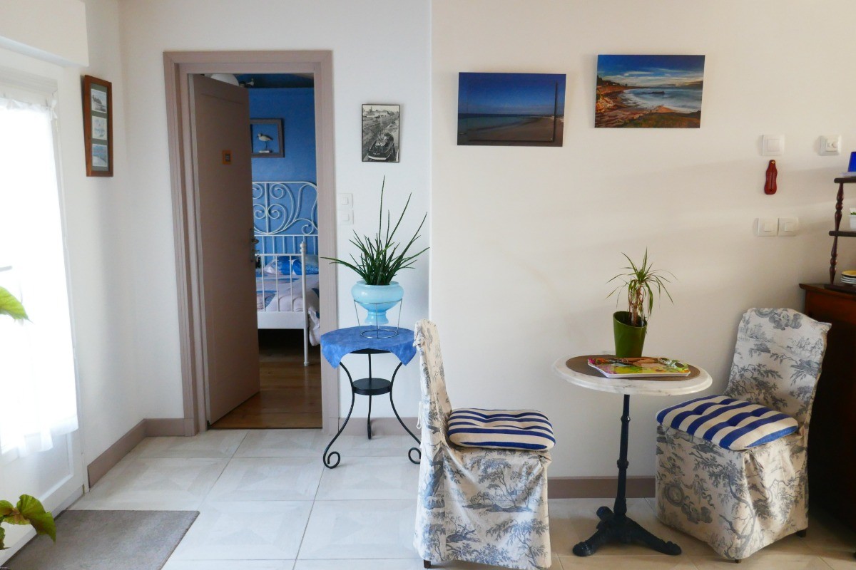 Entrée chambre depuis salon commun