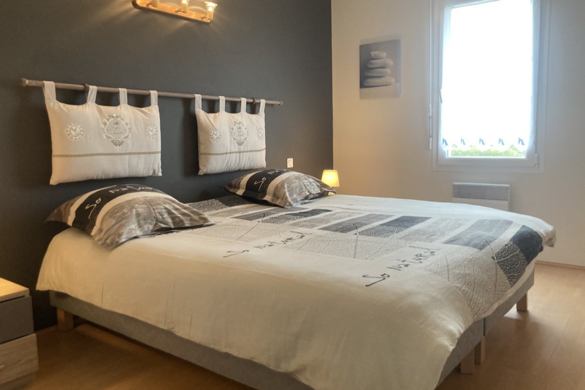 Location Clévacances - VanHeuverswyn, Plouha - Villa façade coté mer - Chambre 1 rez-de-chaussée
