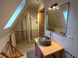 salle d'eau chambre 1