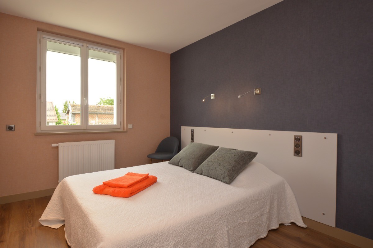 Chambre 1  étage 2 personnes 160X200 cm
